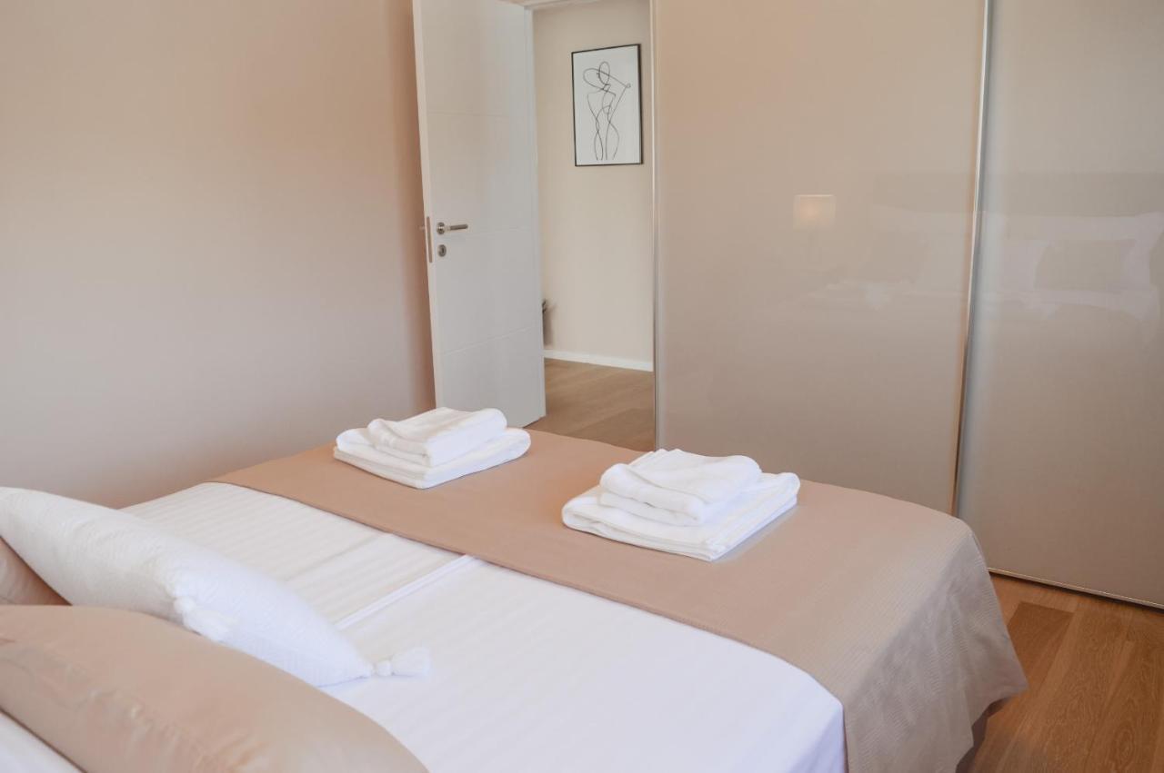 Rova Apartment Malinska Buitenkant foto