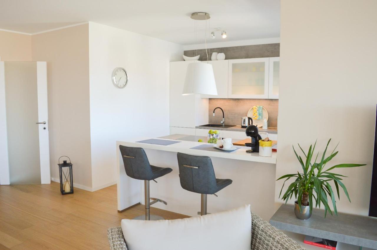 Rova Apartment Malinska Buitenkant foto